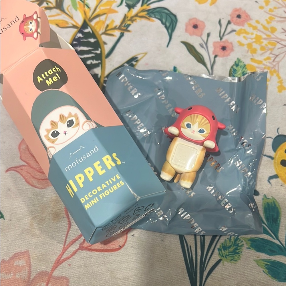 Mofusand Hippers Mini Figure- Flapjack Octopus Meow